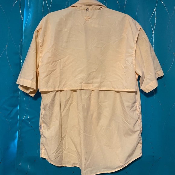 Button ups - Picture 2 of 9